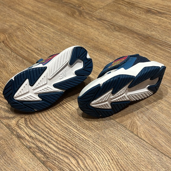 New Balance Runners, New, US size 6, toddler - Picture 2 of 6